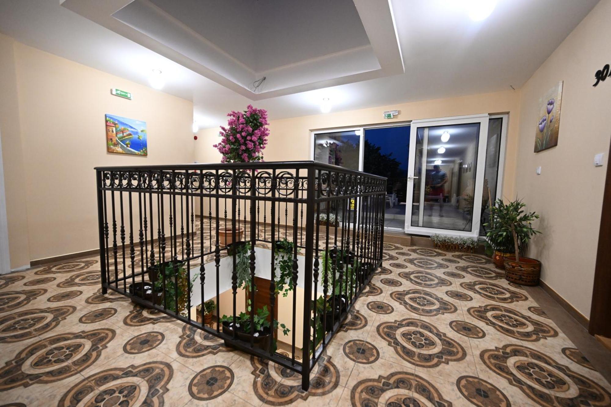 Smestaj Tea Sa Dva Bazena Vrnjacka Banja Exterior photo